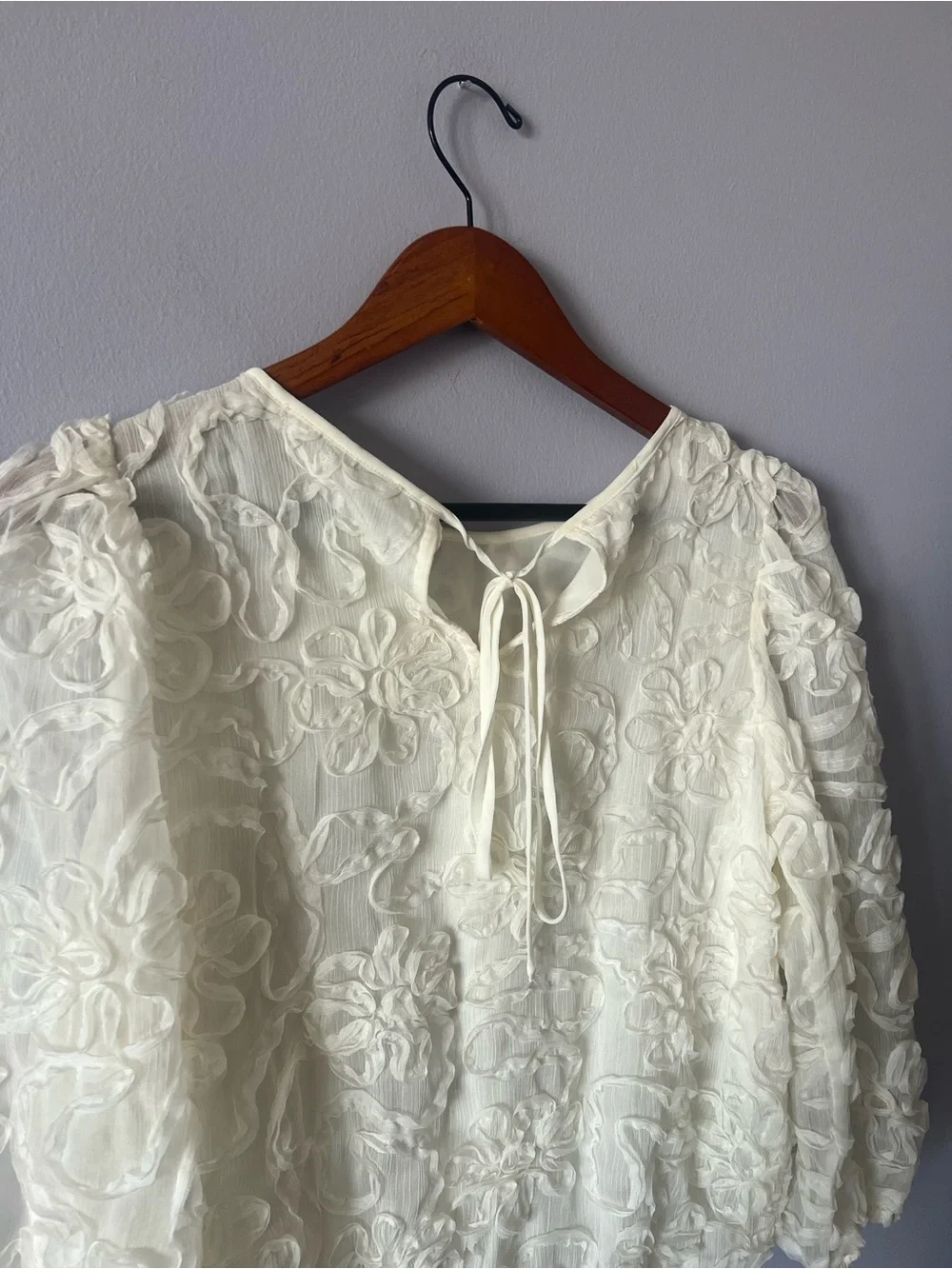 LOFT Ivory Floral Appliqué Puff Sleeve Blouse
